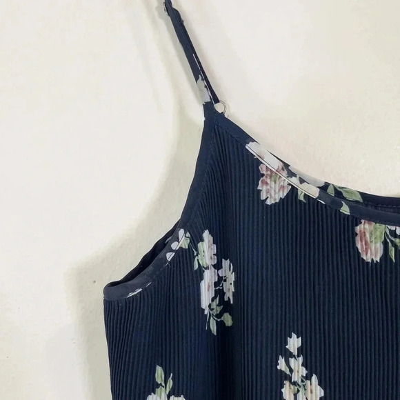 🌟✨2 for $20 ✨🌟 ABERCROMBIE & FITCH | FLORAL PLEATED TANK TOP - Picture 5 of 11